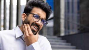 How a Cracked Tooth Emergency Dentist Can Save Your Smile